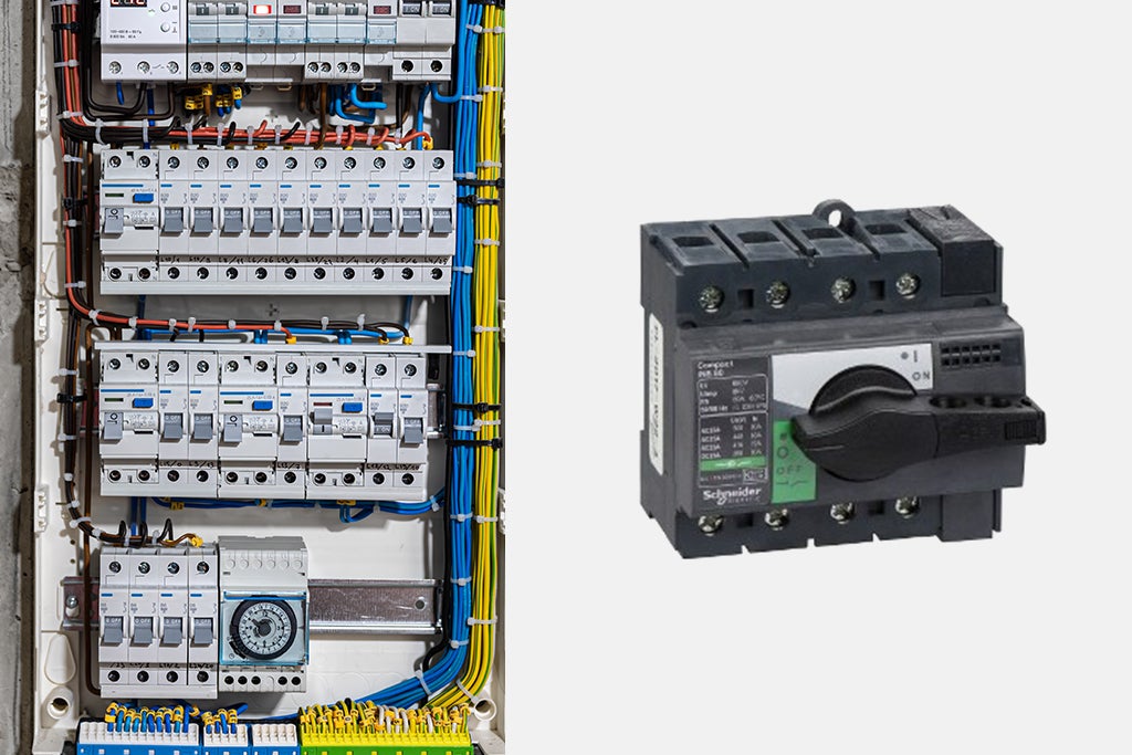Difference between Circuit Breaker and Isolator / Disconnector