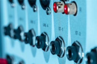 Understanding The Difference Between Voltage Amplifier and Power Amplifier 